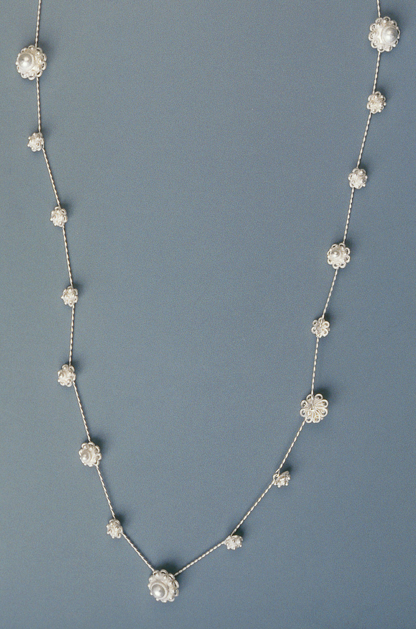 Sita Falkena collier zilver zeeuwse knopen oude knopen zeeuwse klederdracht