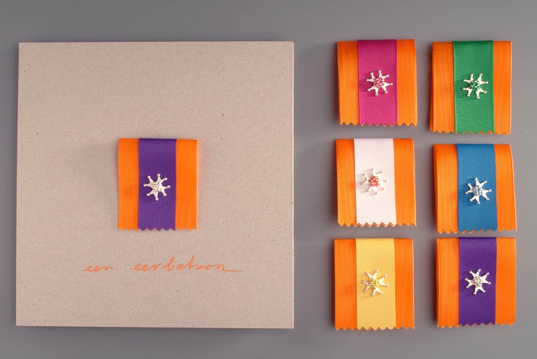 sita falkena" een eerbetoon" medaille op lint