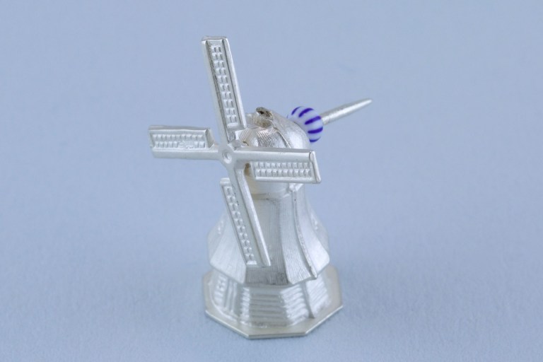 sita falkena de groeten broche zilveren molen met draaiende wieken