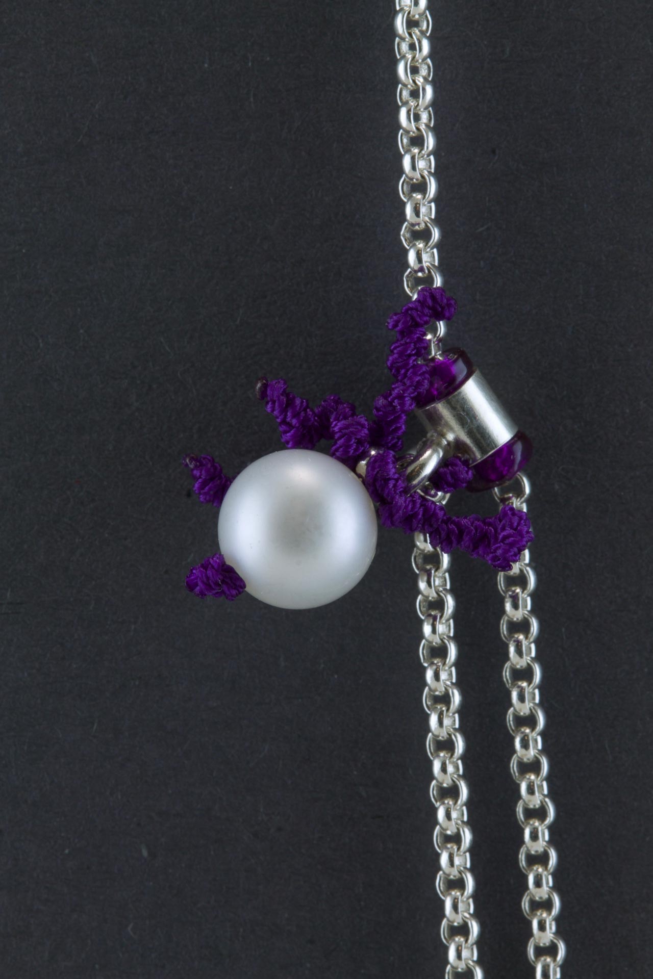 sita falkena jasseron ketting zilver parels geknoopt garen