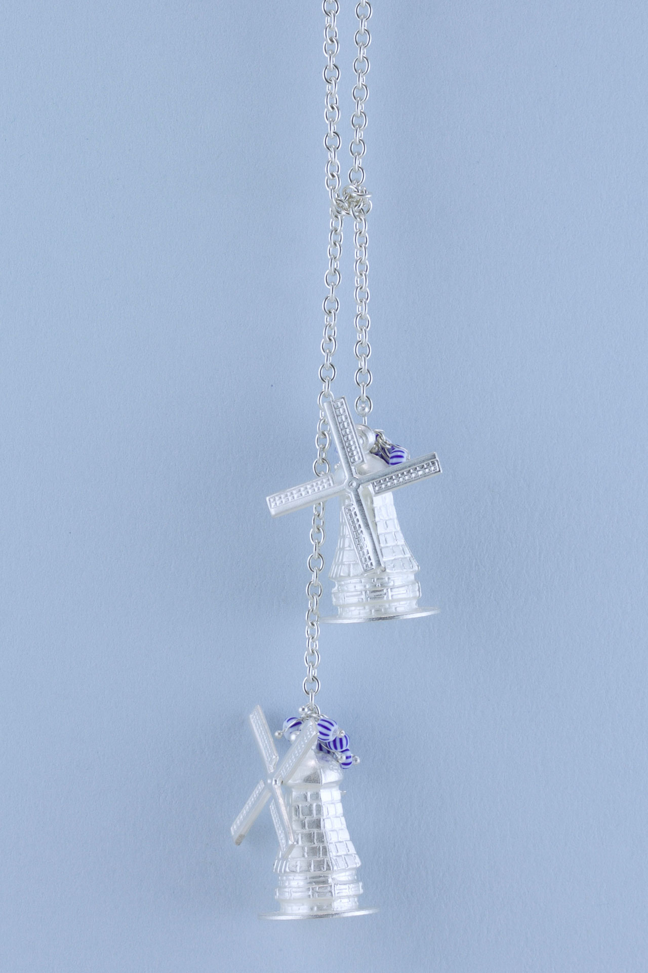 sita falkena ketting met 2 grote molens