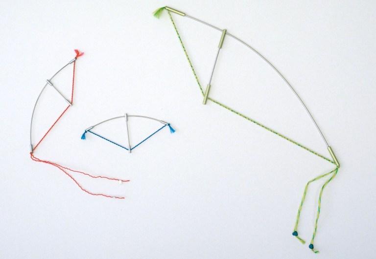 Sita Falkena pijl en boog broche aluminium- r.v.s.- nylon -lood recht