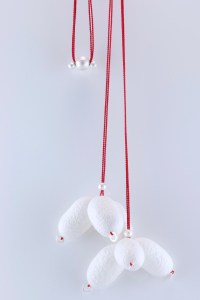 sita falkena halssieraad tros met 6 vlinderkokons