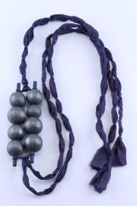 sita falkena rammelaar met 8 ballen, stokjes, zijde