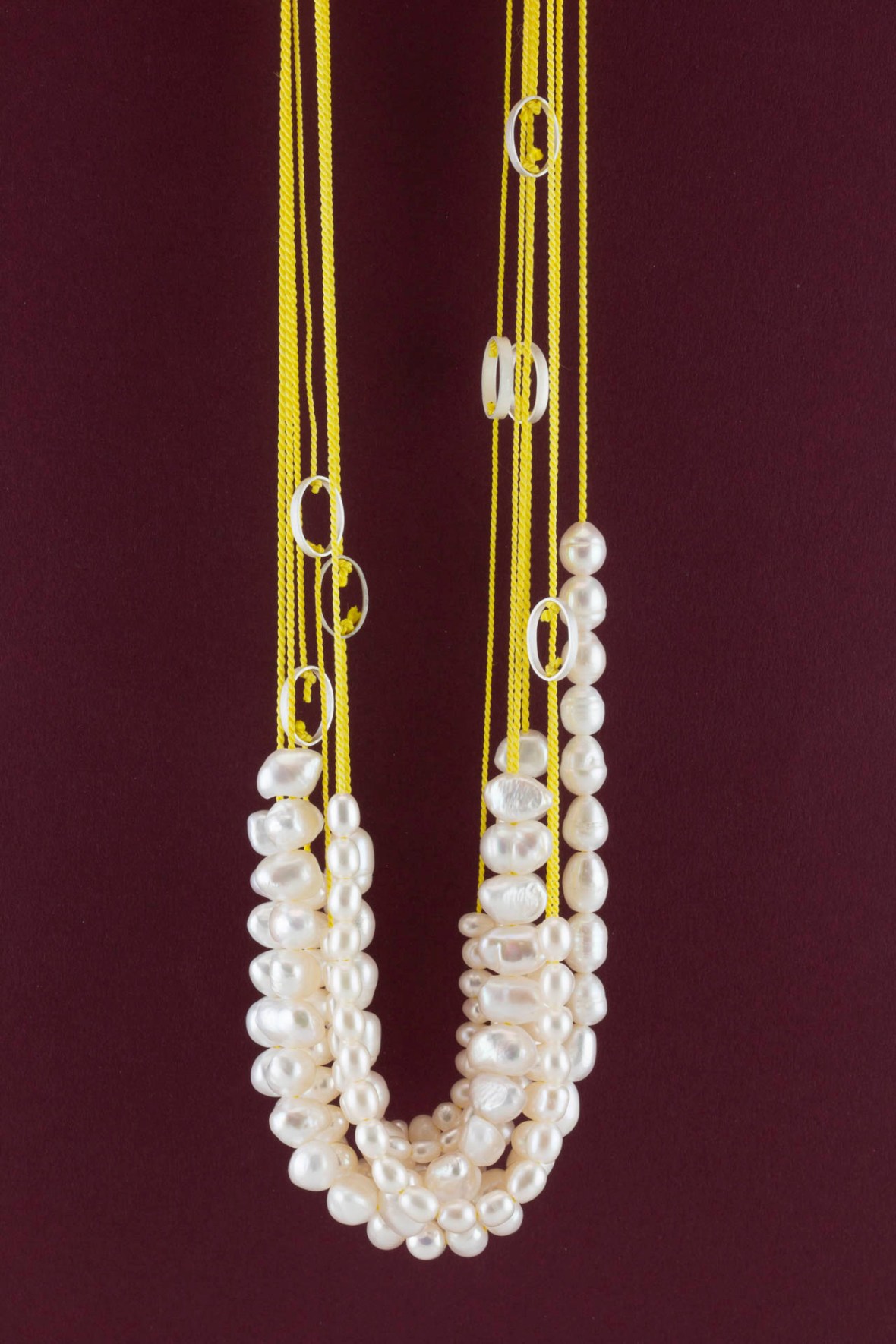 Sita Falkena, parel collier zijde zilver