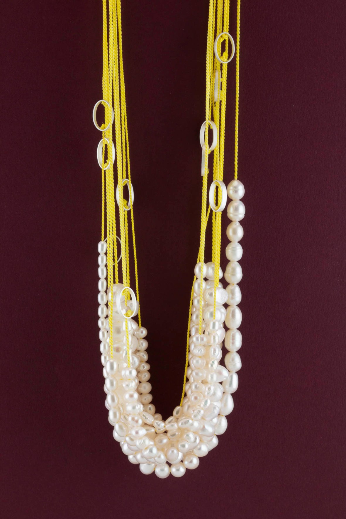 Sita Falkena, parel collier zijde zilver